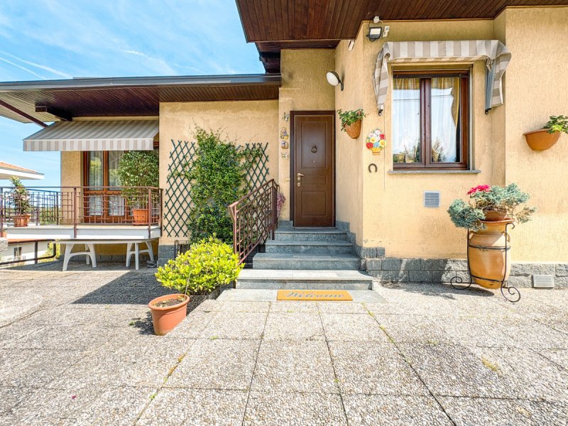Villa in Paruzzaro