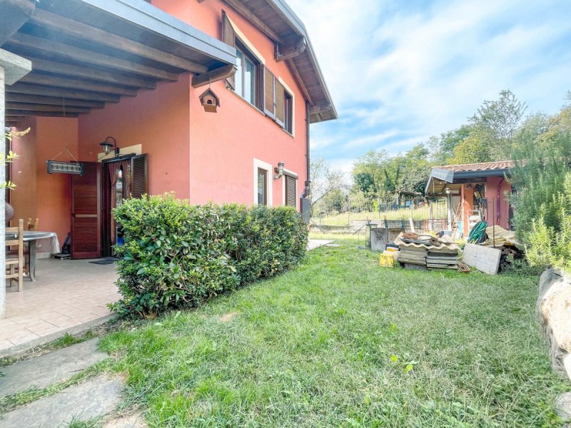 Villa in Comignago