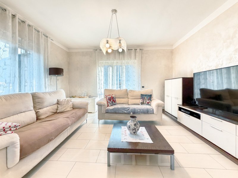 Villa a Gravellona Toce