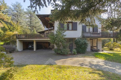 Villa in Omegna