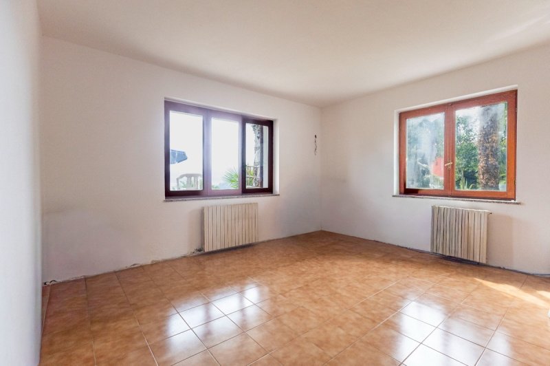 Appartamento a Arizzano