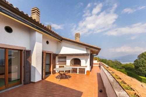 Penthouse in Lesa