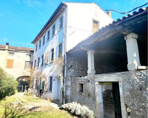 Semi-detached house in Colle Umberto