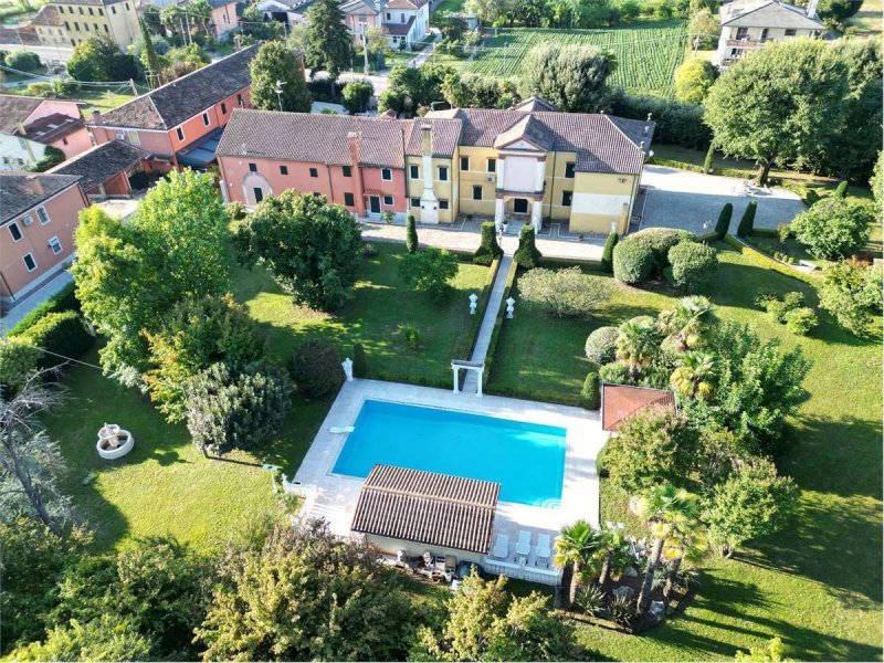 皮翁比诺代塞别墅