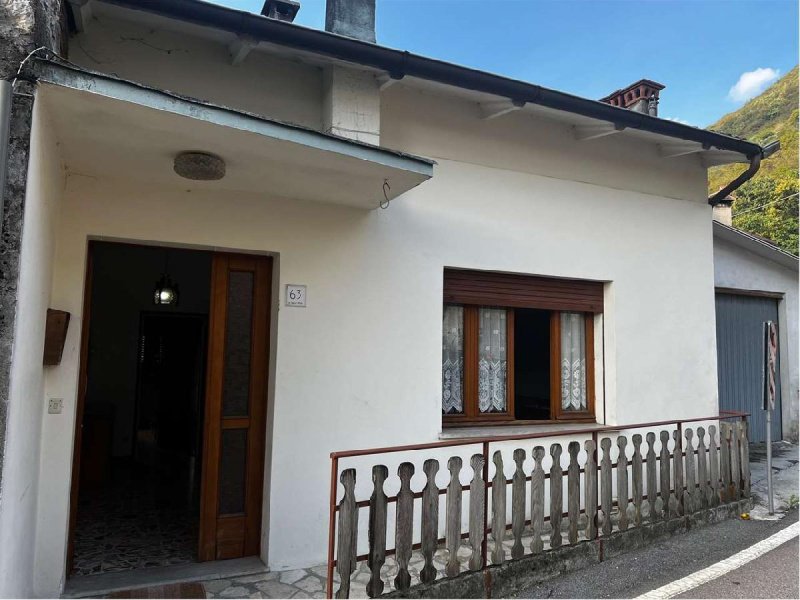 Особняк из двух квартир в Ревине-Лаго