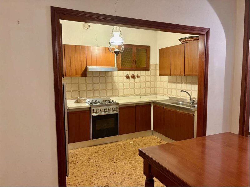 雷维内拉戈半独立房屋