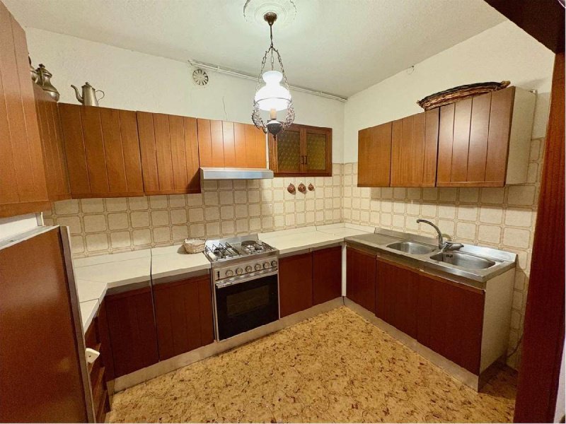 雷维内拉戈半独立房屋