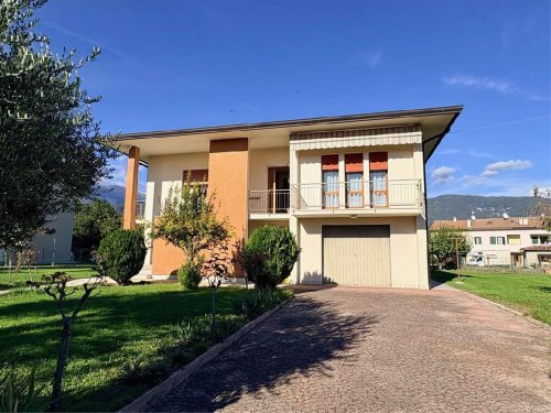 Detached house in Vittorio Veneto