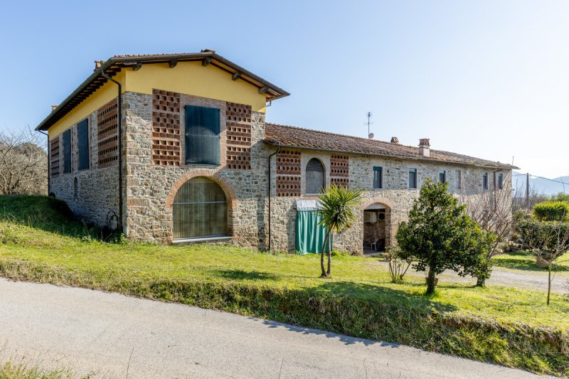 Casolare a Lucca