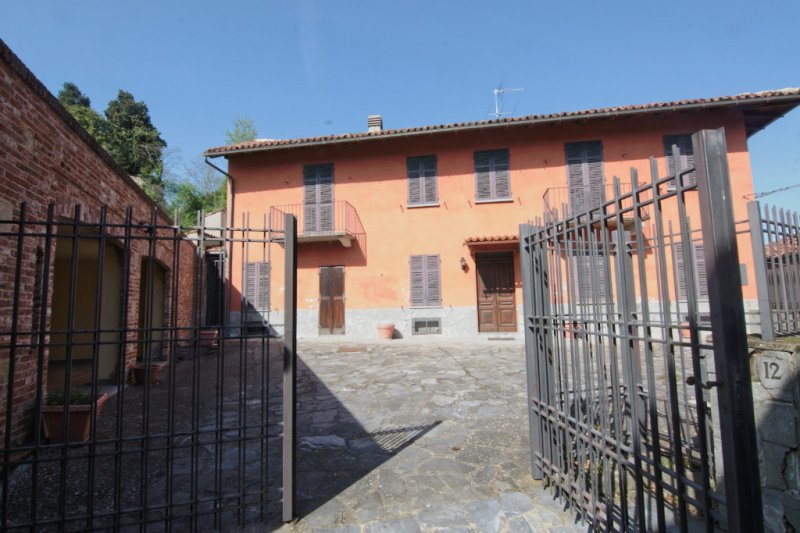 Half-vrijstaande woning in Vignale Monferrato