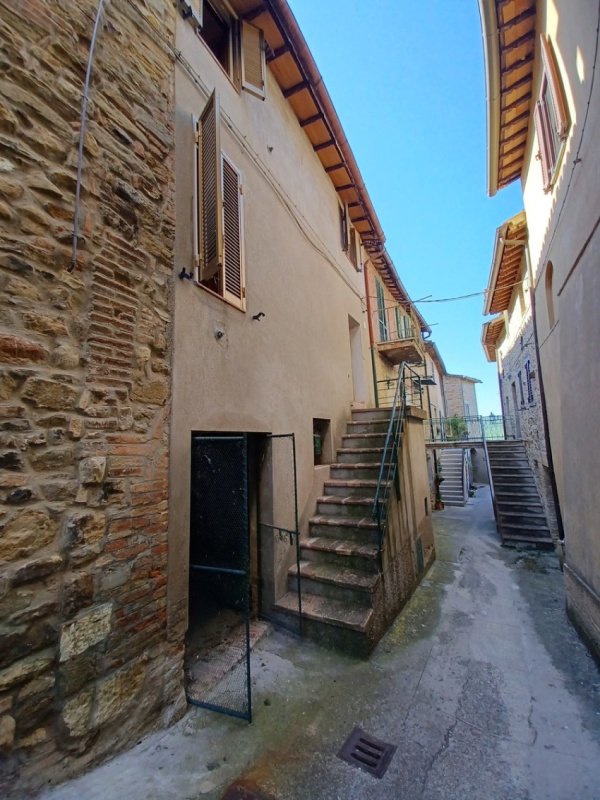 Hus från källare till tak i Marsciano